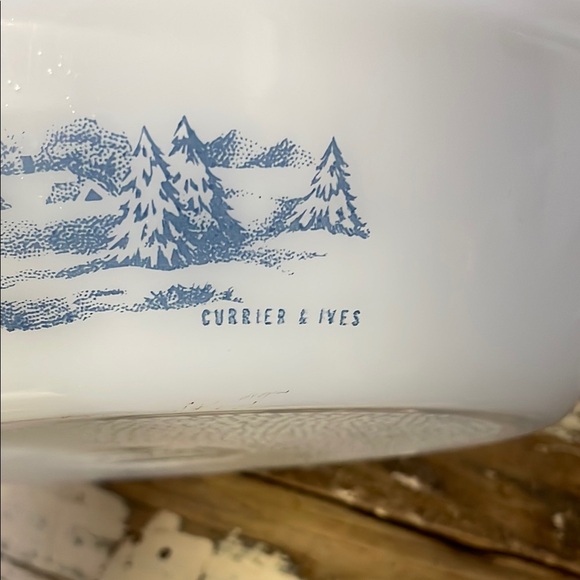 Vintage Blue and White Bakeware Dish - Picture 5 of 10